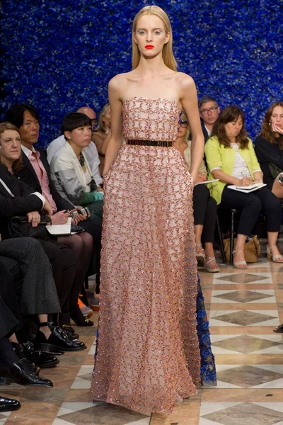 Look 54